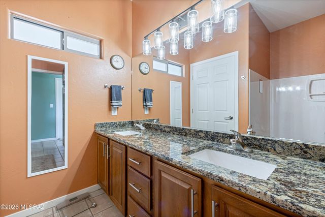 3402 W Foxes Den Drive, Tucson, AZ 85745