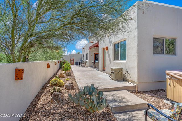3402 W Foxes Den Drive, Tucson, AZ 85745