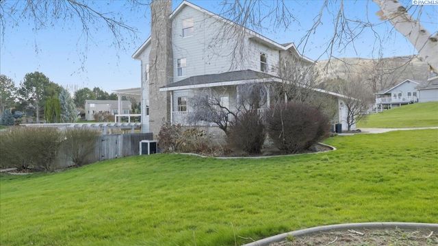 1128 Country Ridge Dr, Richland, WA 99352