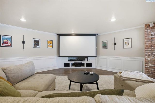 1128 Country Ridge Dr, Richland, WA 99352