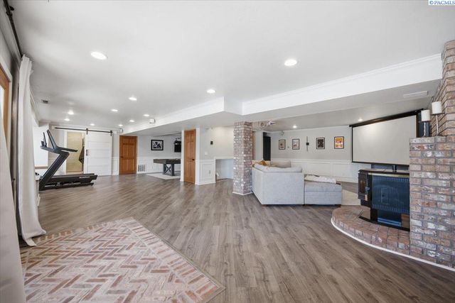 1128 Country Ridge Dr, Richland, WA 99352