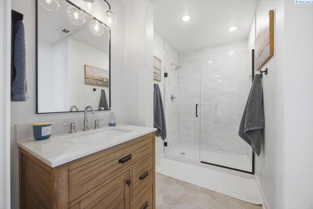 1128 Country Ridge Dr, Richland, WA 99352