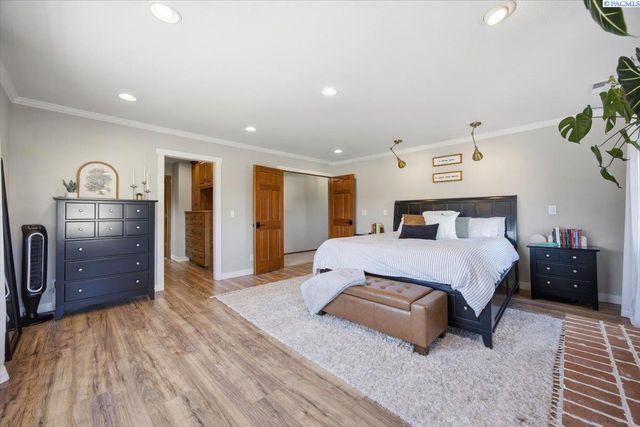 1128 Country Ridge Dr, Richland, WA 99352