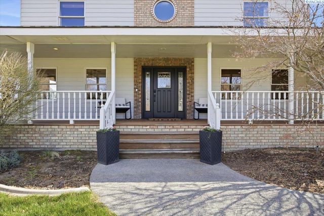 1128 Country Ridge Dr, Richland, WA 99352