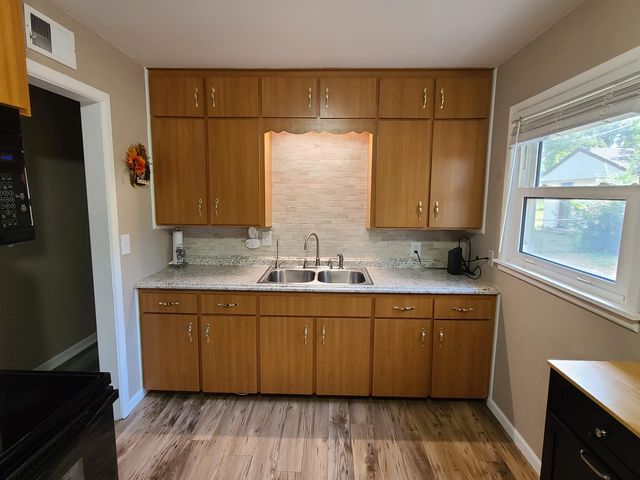 1035 N Georgie, Derby, KS 67037