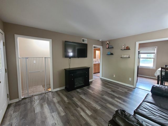 1035 N Georgie, Derby, KS 67037