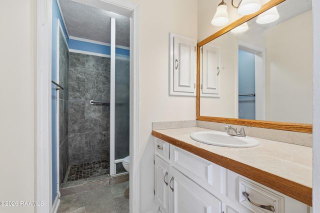 208 Sleepy Hollow Drive, Lafayette, LA 70506