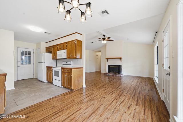 208 Sleepy Hollow Drive, Lafayette, LA 70506