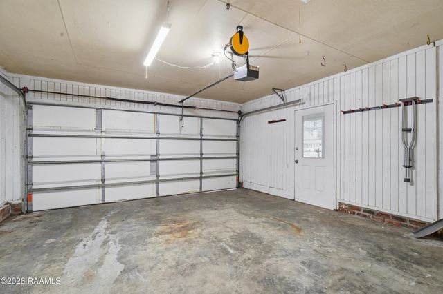 208 Sleepy Hollow Drive, Lafayette, LA 70506