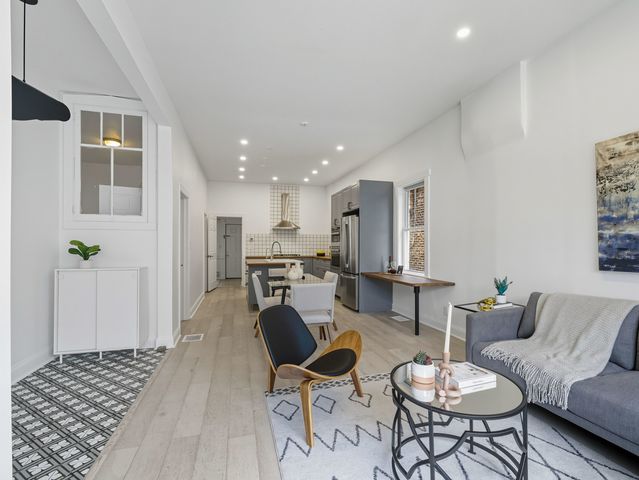 3306 W Le Moyne Street, Chicago, IL 60651