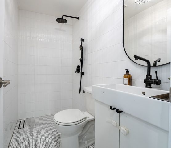 3306 W Le Moyne Street, Chicago, IL 60651