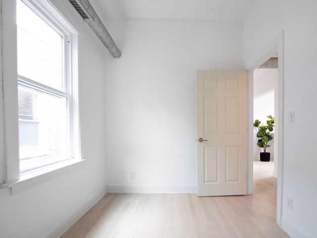 3306 W Le Moyne Street, Chicago, IL 60651