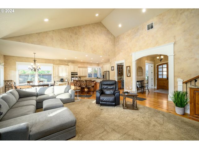 1113 Sw COURTNEY LAINE Dr, Mc Minnville, OR 97128