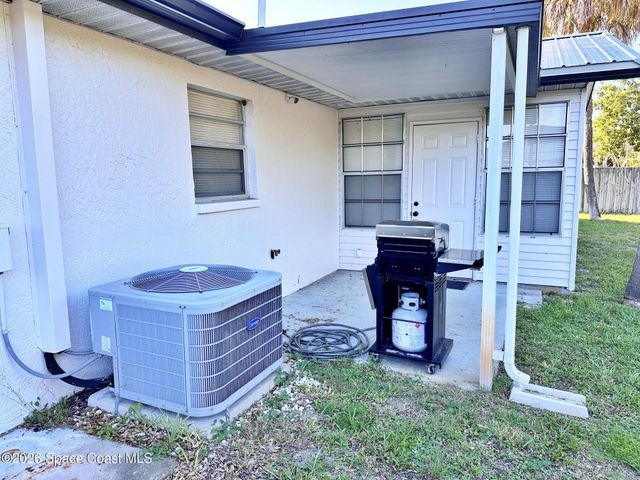 2747 Laura Baugh Drive, Melbourne, FL 32935