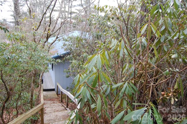 202 Knoll Circle, Newland, NC 28657