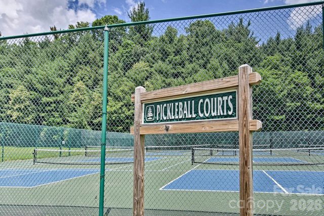 202 Knoll Circle, Newland, NC 28657