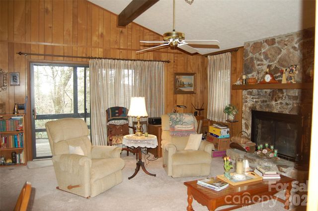 202 Knoll Circle, Newland, NC 28657