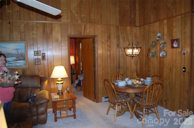 202 Knoll Circle, Newland, NC 28657