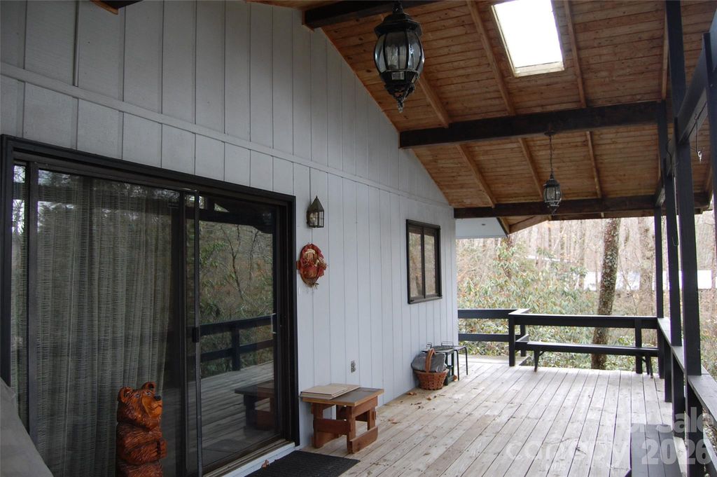 202 Knoll Circle, Newland, NC 28657