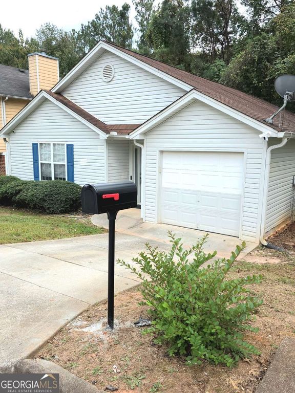 4231 Chestnut Lake Avenue, Lithonia, GA 30038 — exterior