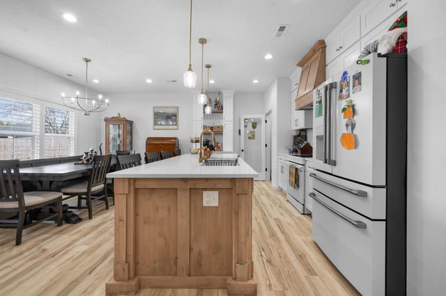 1481 W Jones Street, Bolivar, MO 65613