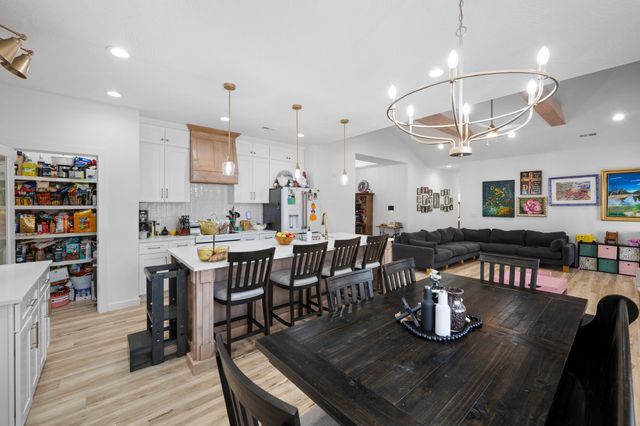 1481 W Jones Street, Bolivar, MO 65613