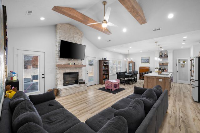 1481 W Jones Street, Bolivar, MO 65613