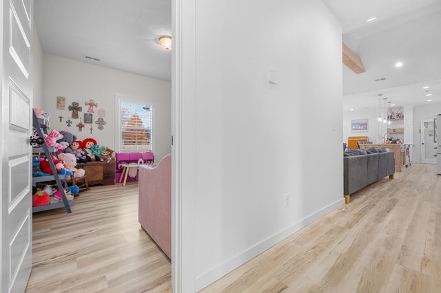 1481 W Jones Street, Bolivar, MO 65613