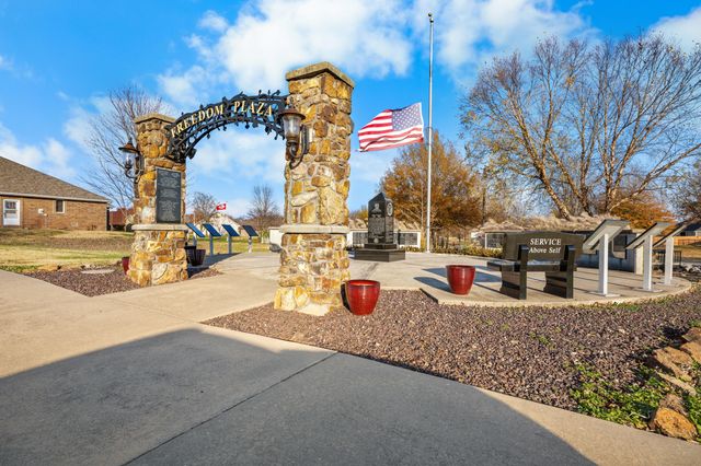 1481 W Jones Street, Bolivar, MO 65613