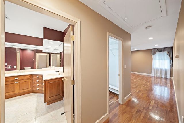 10 Heritage Ln, Saugus, MA 01906