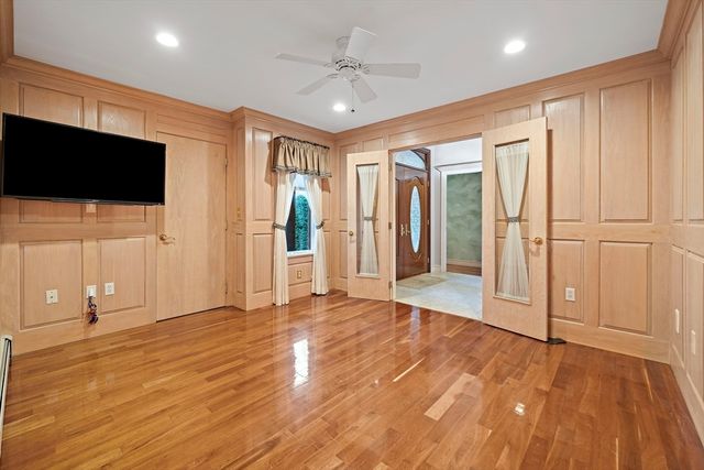 10 Heritage Ln, Saugus, MA 01906