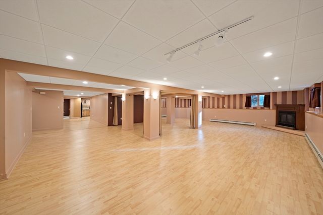 10 Heritage Ln, Saugus, MA 01906