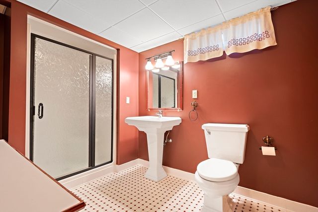 10 Heritage Ln, Saugus, MA 01906