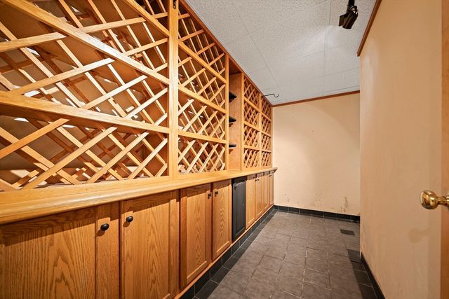 10 Heritage Ln, Saugus, MA 01906