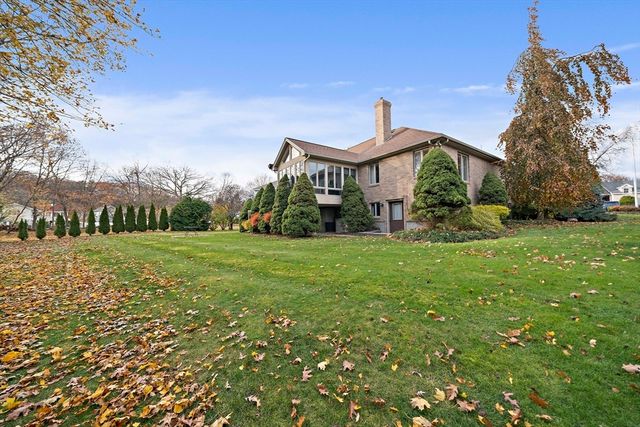 10 Heritage Ln, Saugus, MA 01906