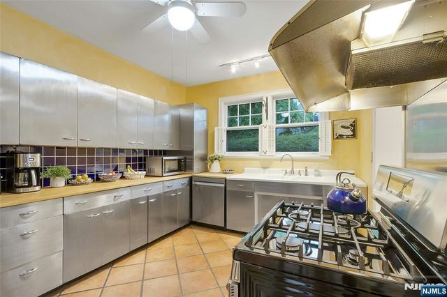 694 Lotus Avenue, Oradell, NJ 07649