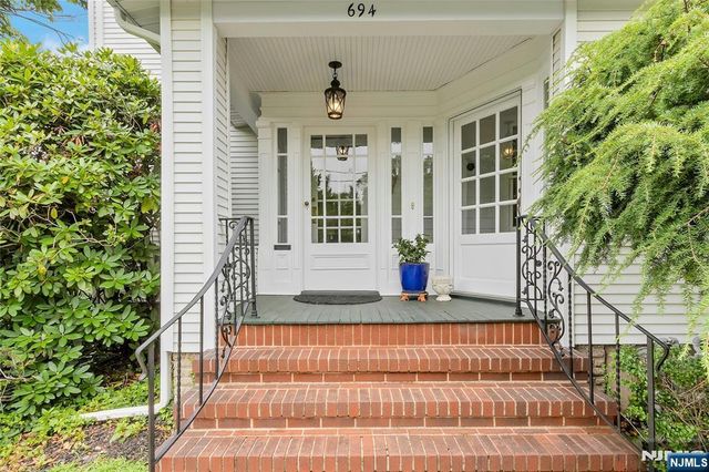 694 Lotus Avenue, Oradell, NJ 07649