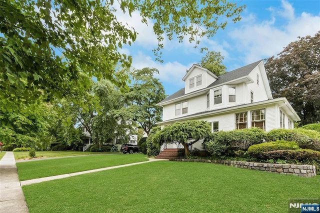 694 Lotus Avenue, Oradell, NJ 07649