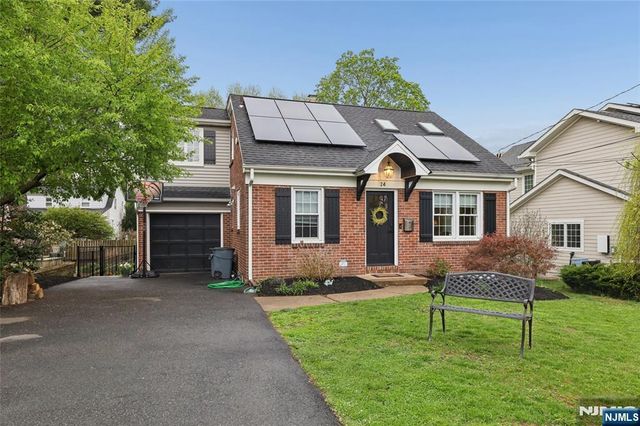 24 N Crest Drive, Cresskill, NJ 07626