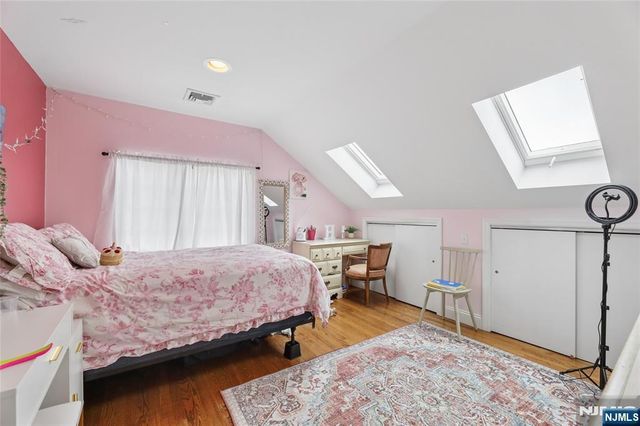 24 N Crest Drive, Cresskill, NJ 07626