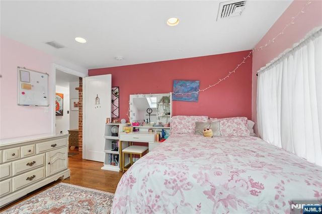 24 N Crest Drive, Cresskill, NJ 07626