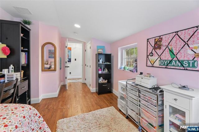 24 N Crest Drive, Cresskill, NJ 07626