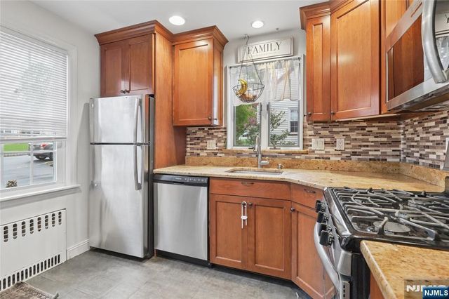 24 N Crest Drive, Cresskill, NJ 07626