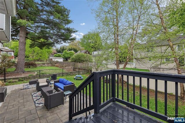 24 N Crest Drive, Cresskill, NJ 07626