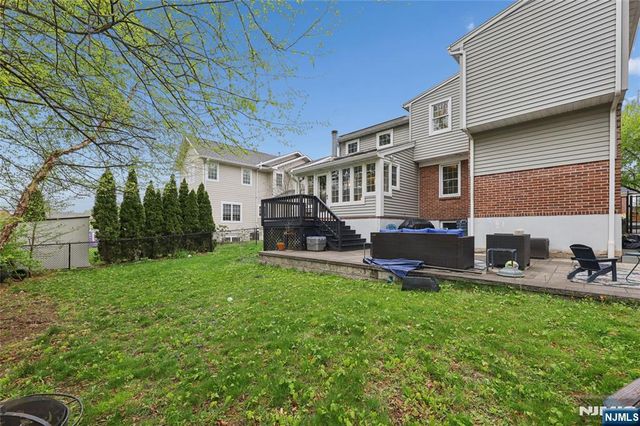 24 N Crest Drive, Cresskill, NJ 07626