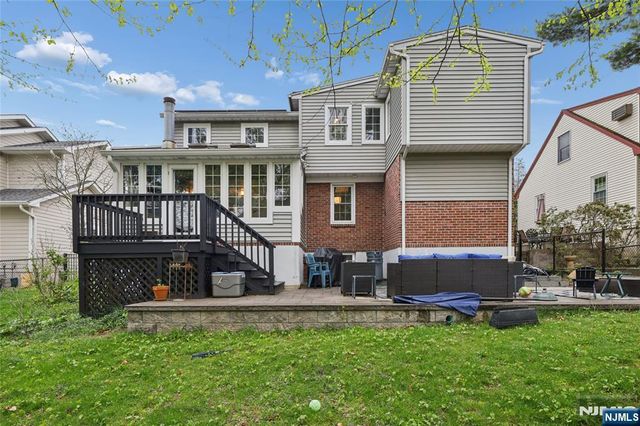 24 N Crest Drive, Cresskill, NJ 07626