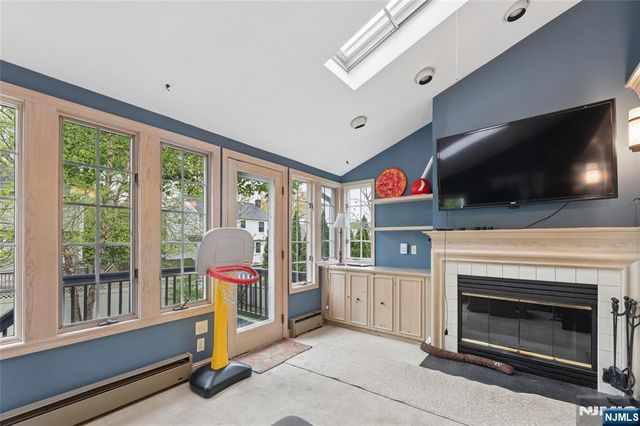 24 N Crest Drive, Cresskill, NJ 07626