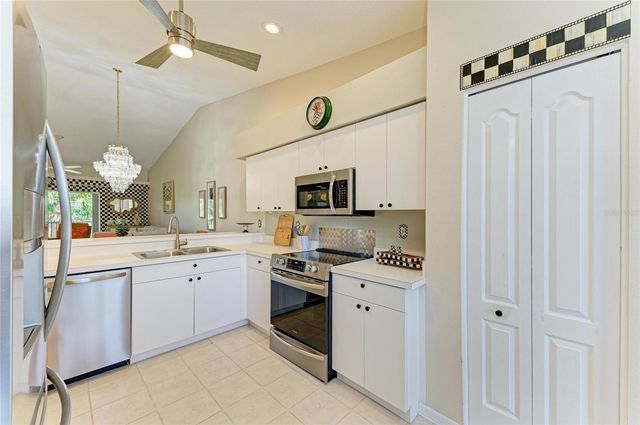 9580 HIGH GATE DRIVE 1822, Sarasota, FL 34238