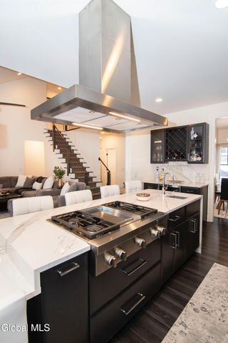 9 Sunflower Terrace, Clifton Park, NY 12065