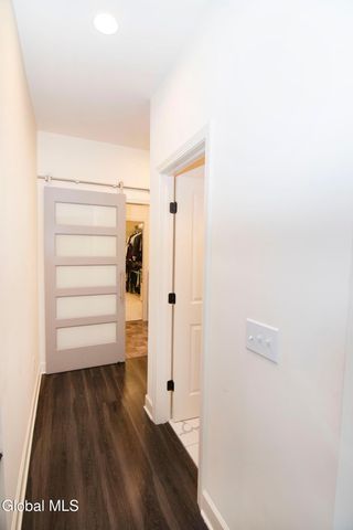 9 Sunflower Terrace, Clifton Park, NY 12065